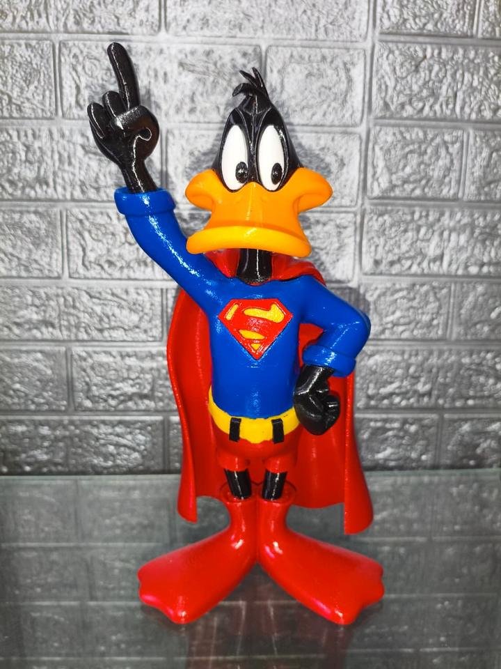 Figure de Patolino vestindo capa e uniforme do Super-Homem